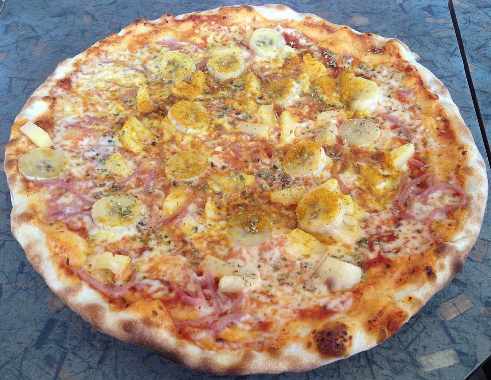 banana on pizza topping